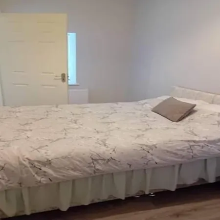 3 Double Bed House Center בית נופש