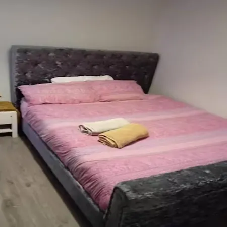 בית נופש 3 Double Bed House Center Limerick Junction
